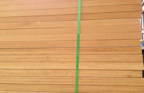 如何评估木材板材涂饰的耐候性