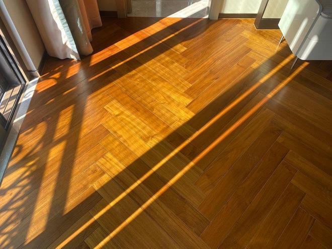 如何利用木材板材的自然特性减少裂纹