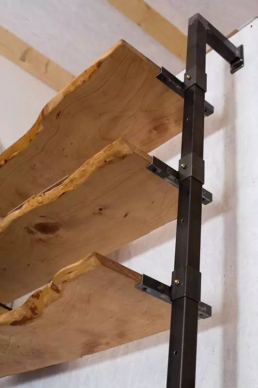 如何在小空间中巧妙应用木材板材进行装饰