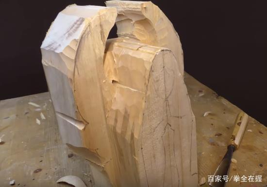 如何在木材板材上进行环保创意雕刻