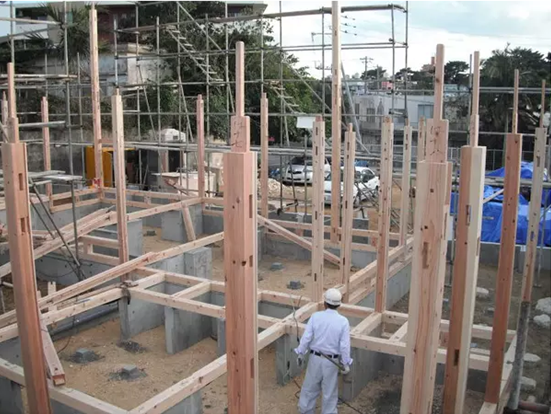 如何选择符合屋顶承重要求的木材板材 如何选择符合屋顶承重要求的木材板材