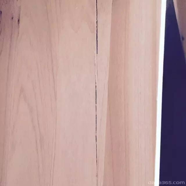 如何在清洁木材板材时避免划伤表面