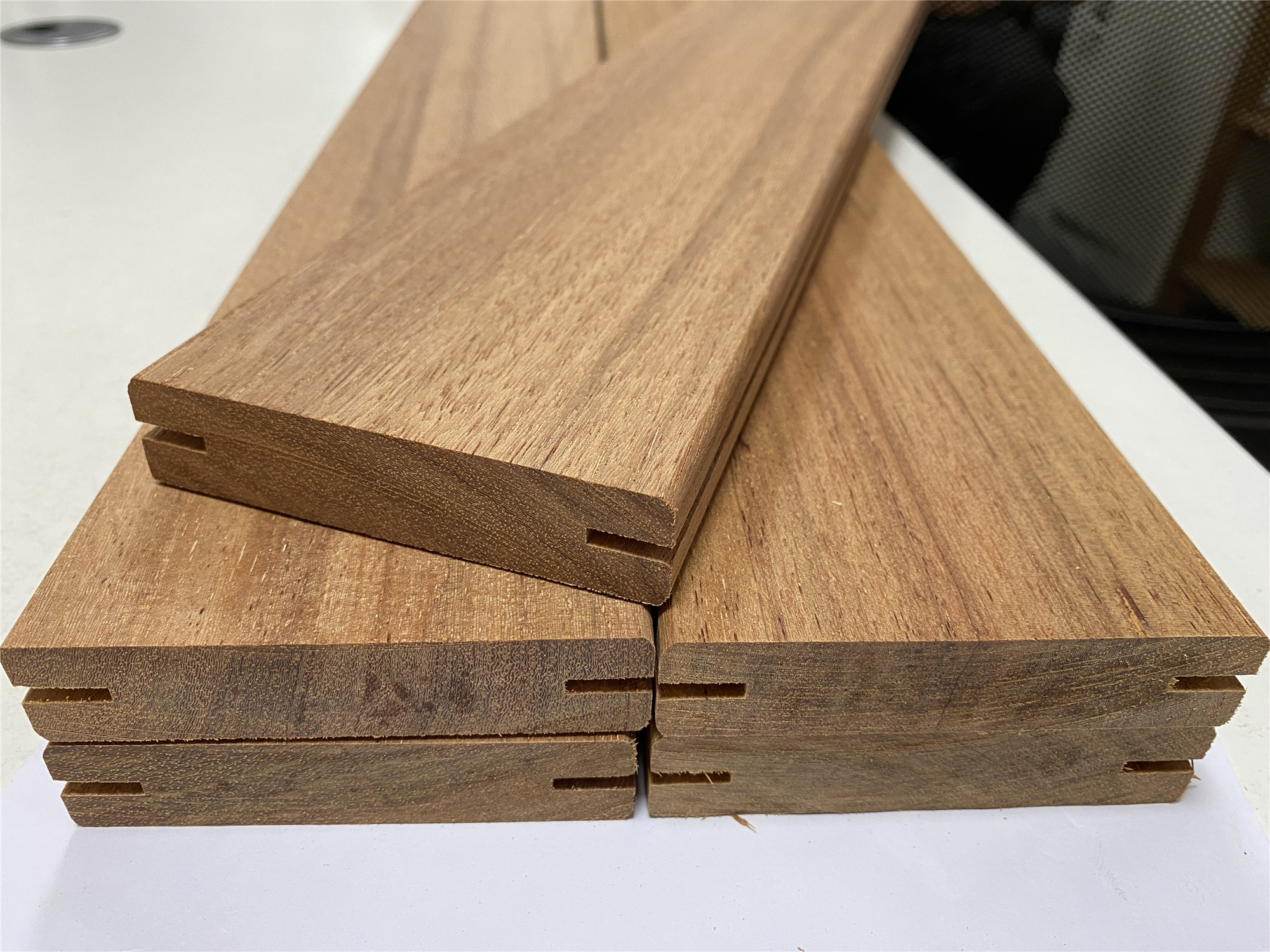 怎样挑选适合极端气候的木材板材 怎样挑选适合极端气候的木材板材