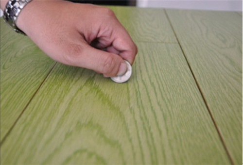 如何处理木材板材上的划痕 如何处理木材板材上的划痕