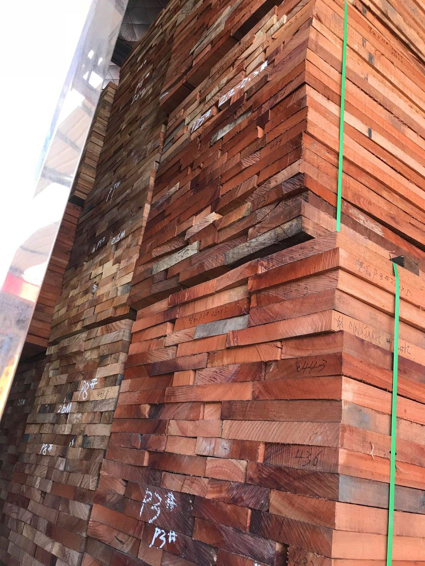 如何评估木材板材品牌的可靠性和持久性